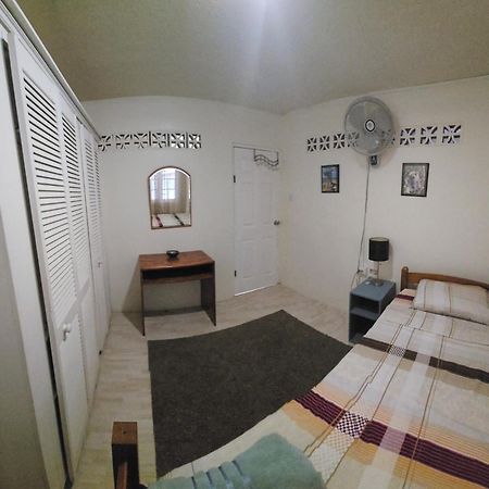 Gloria'S Hideaway Apartment Christ Church Bagian luar foto