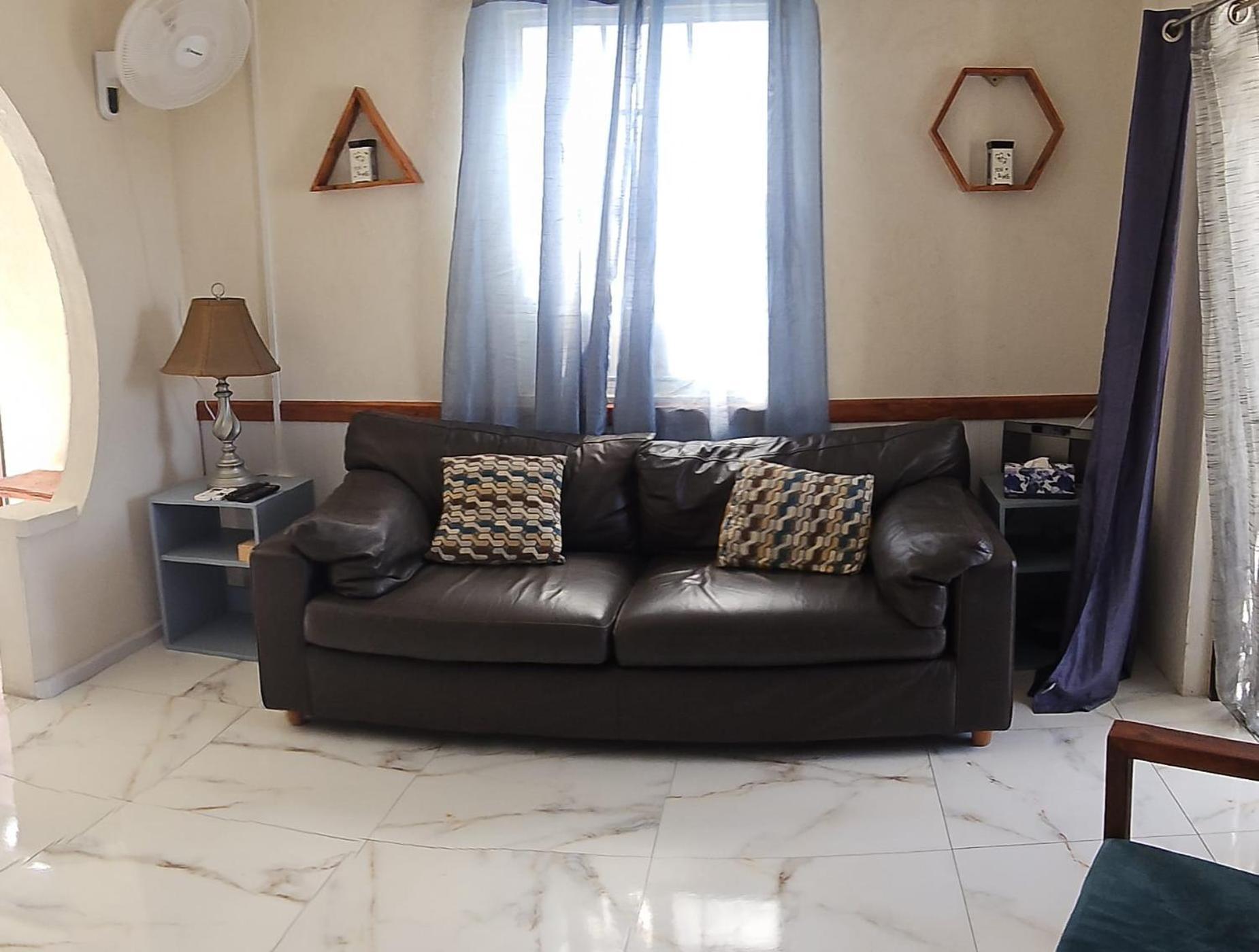 Gloria'S Hideaway Apartment Christ Church Bagian luar foto
