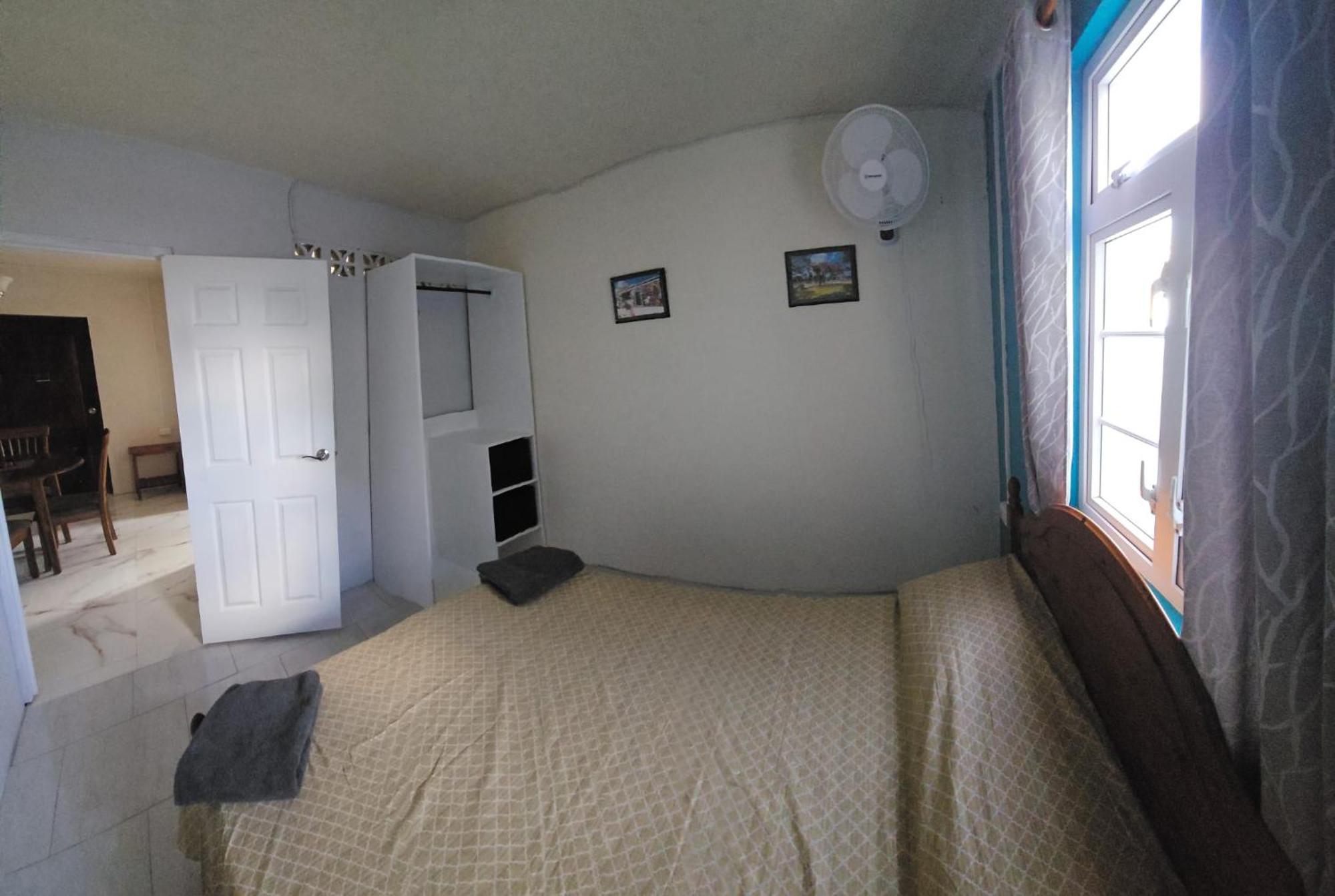 Gloria'S Hideaway Apartment Christ Church Bagian luar foto