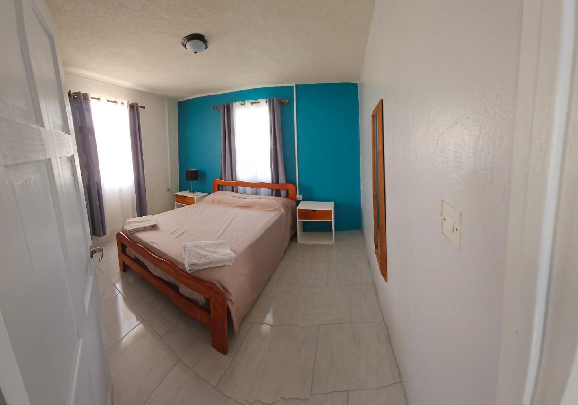Gloria'S Hideaway Apartment Christ Church Bagian luar foto