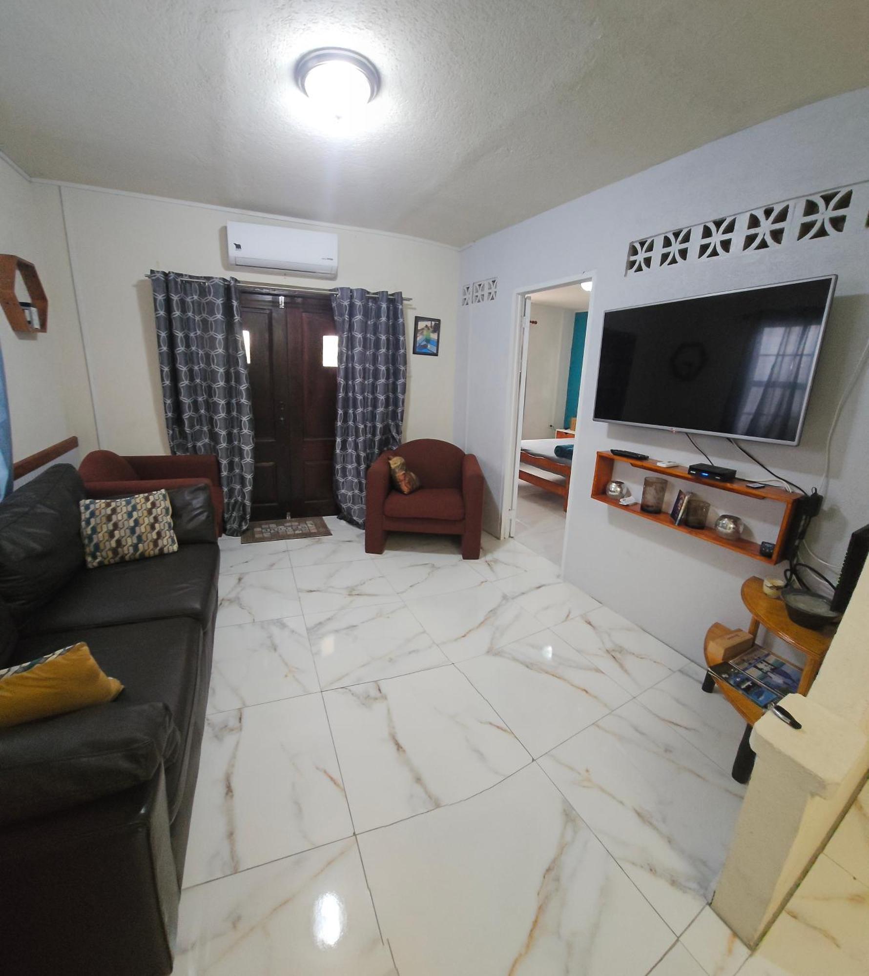 Gloria'S Hideaway Apartment Christ Church Bagian luar foto