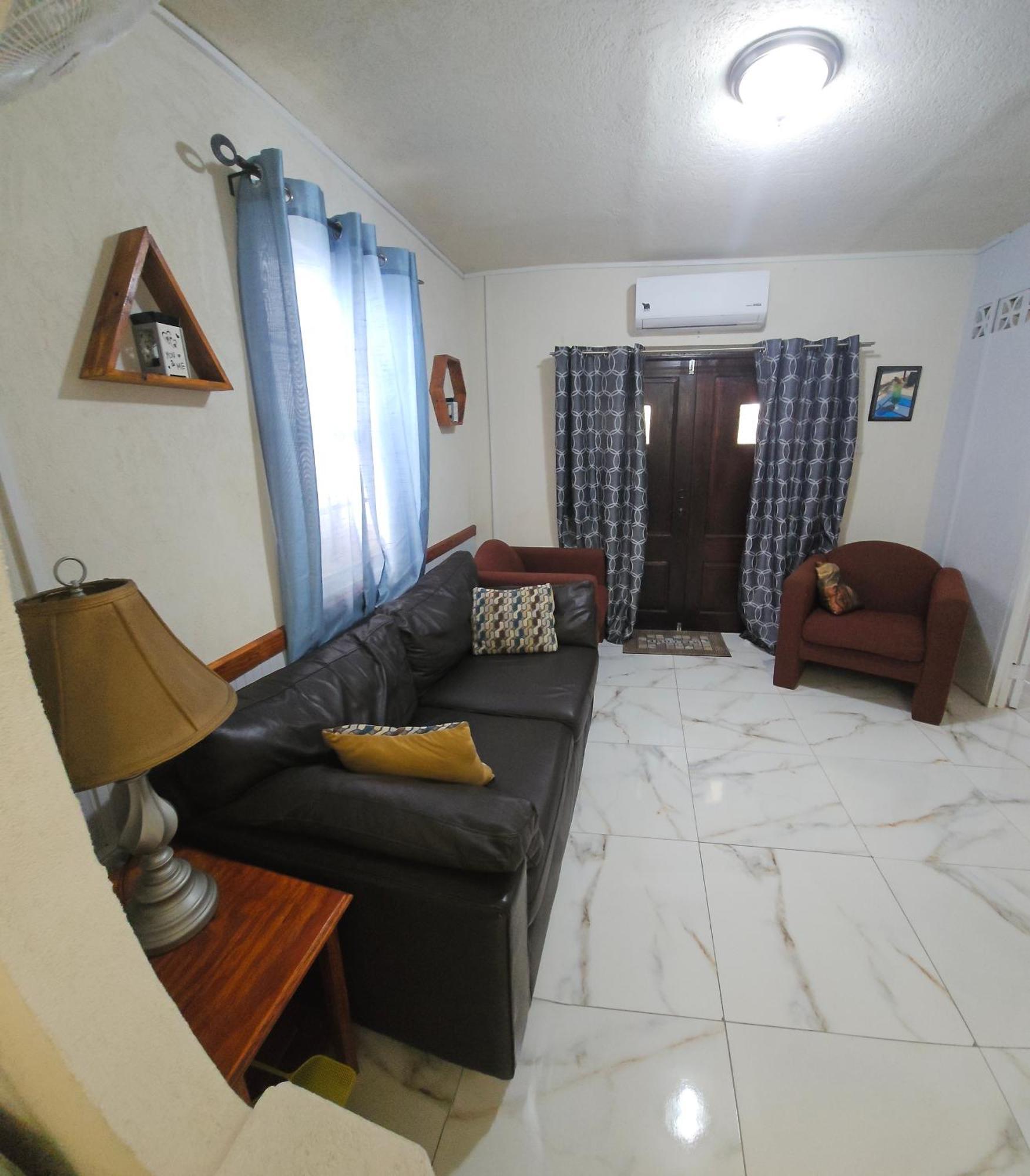 Gloria'S Hideaway Apartment Christ Church Bagian luar foto